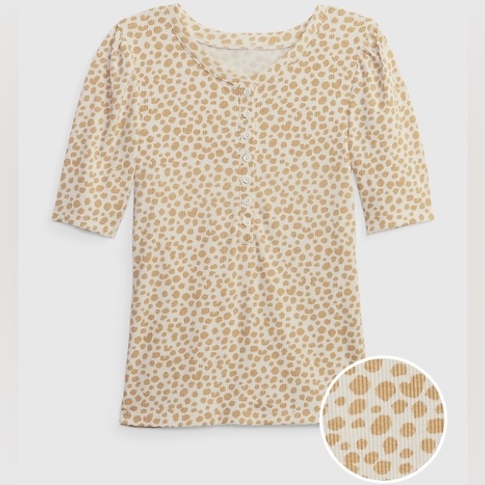 {GAP} Ribbed Henley T-Shirt